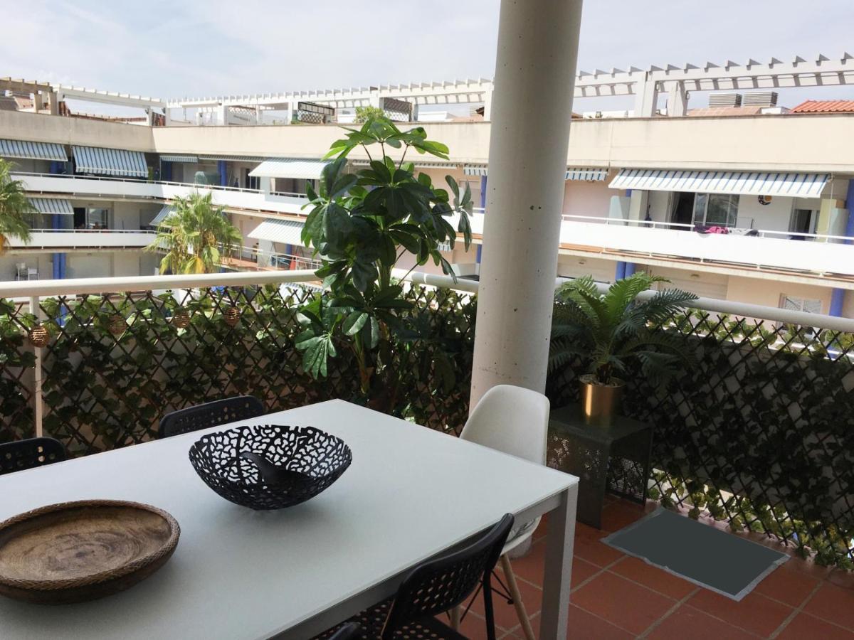 Superbe Appartement Avec Solarium Et Piscine Communautaire Roses Exterior foto