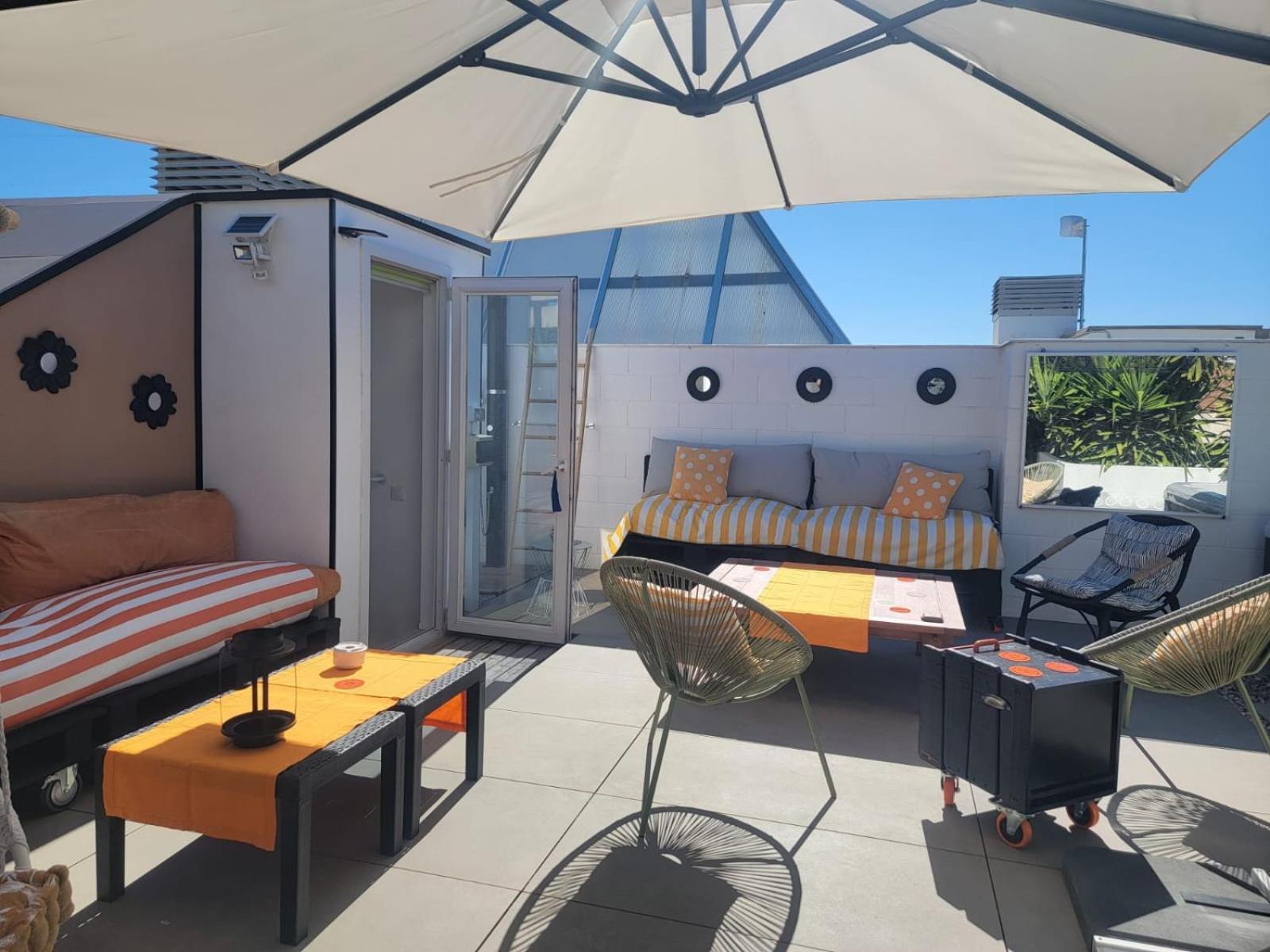 Superbe Appartement Avec Solarium Et Piscine Communautaire Roses Exterior foto