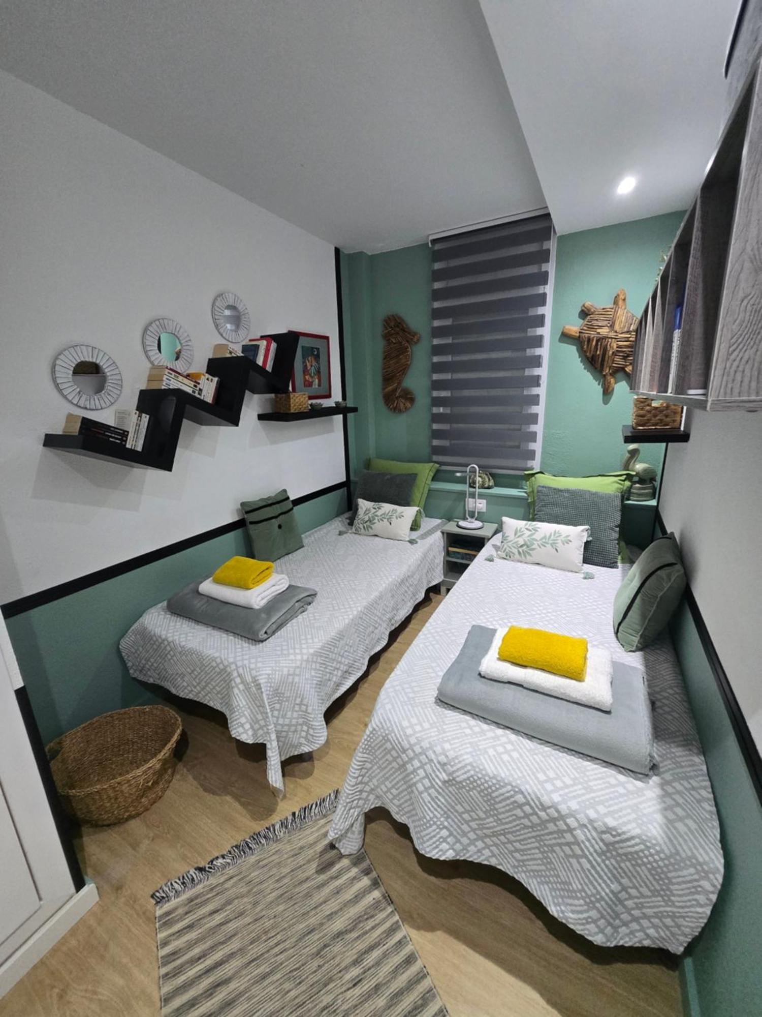 Superbe Appartement Avec Solarium Et Piscine Communautaire Roses Exterior foto