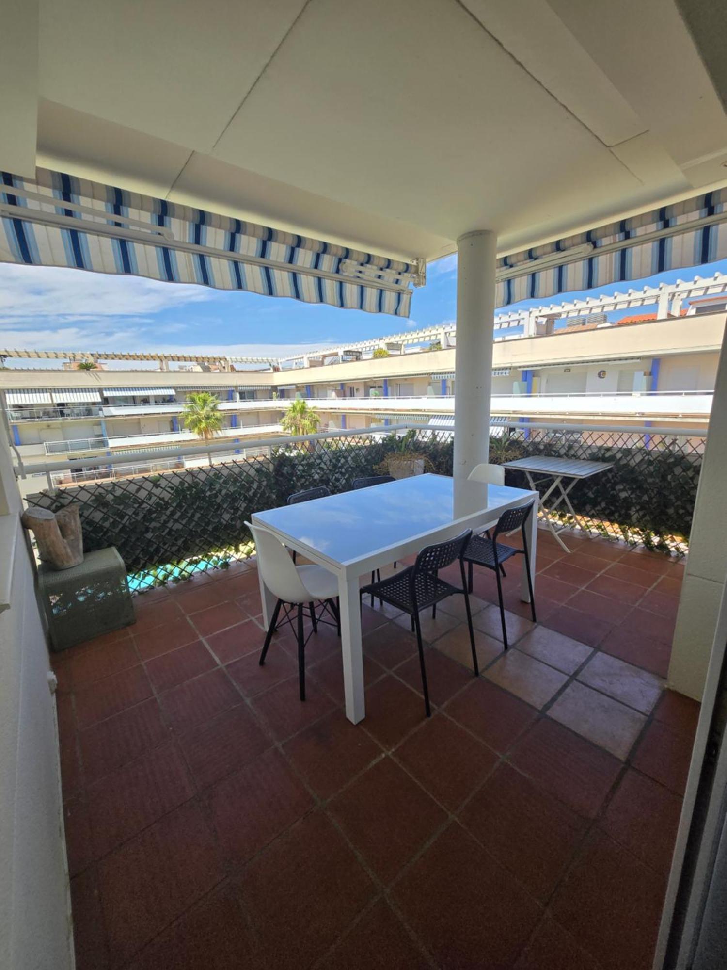 Superbe Appartement Avec Solarium Et Piscine Communautaire Roses Exterior foto